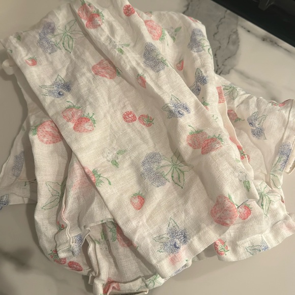 Djerf Avenue Accessories - Djerf Avenue summer berry linen Towel